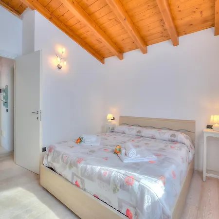 La Brezza Del Maggiore: With Terrace And View - Happy Daire Laveno-Mombello