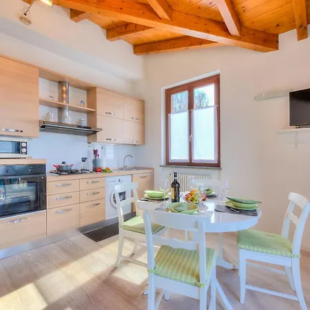La Brezza Del Maggiore With View - Happy Apartment Laveno-Mombello