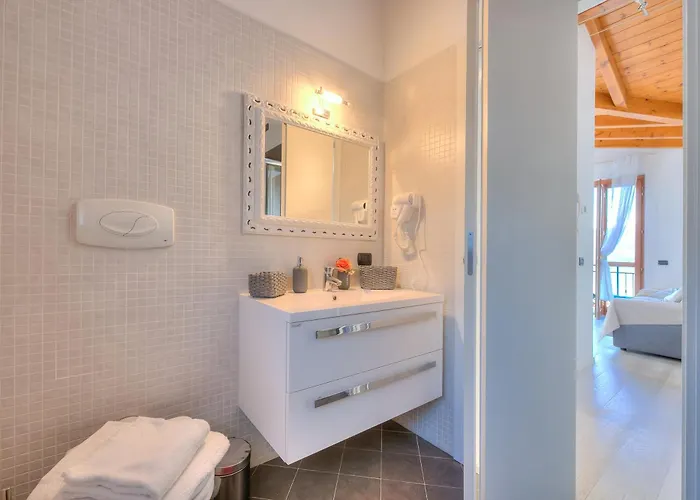 Apartament La Brezza Del Maggiore With View - Happy *