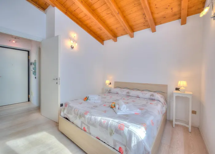 La Brezza Del Maggiore With View - Happy Apartament Laveno-Mombello