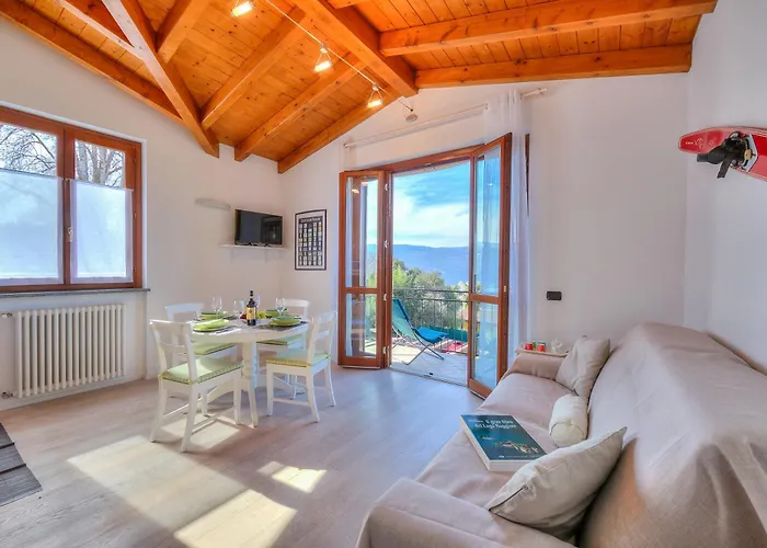 La Brezza Del Maggiore With View - Happy Apartament Laveno-Mombello